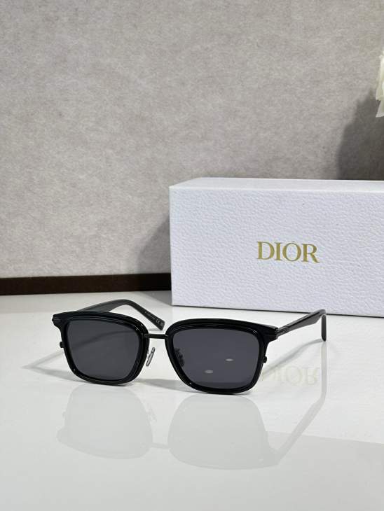 Picture of Dior Sunglasses _SKUfw77817059fw